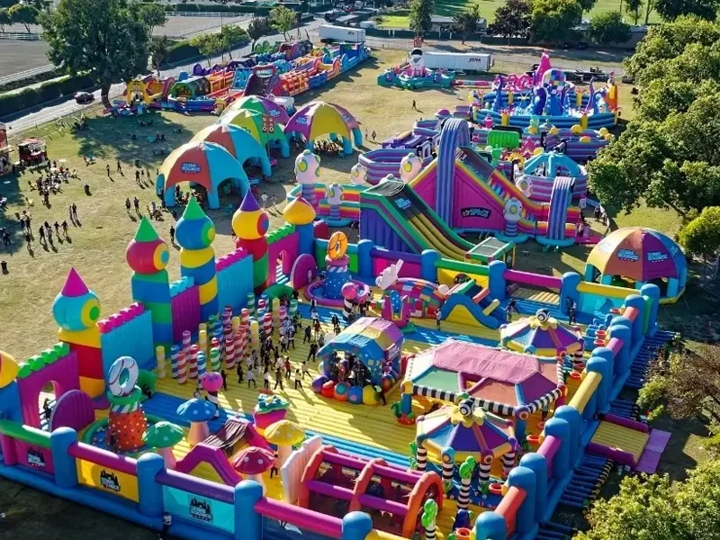 Quel matériau de bâche est le plus adapté à une utilisation extérieure à long terme ?